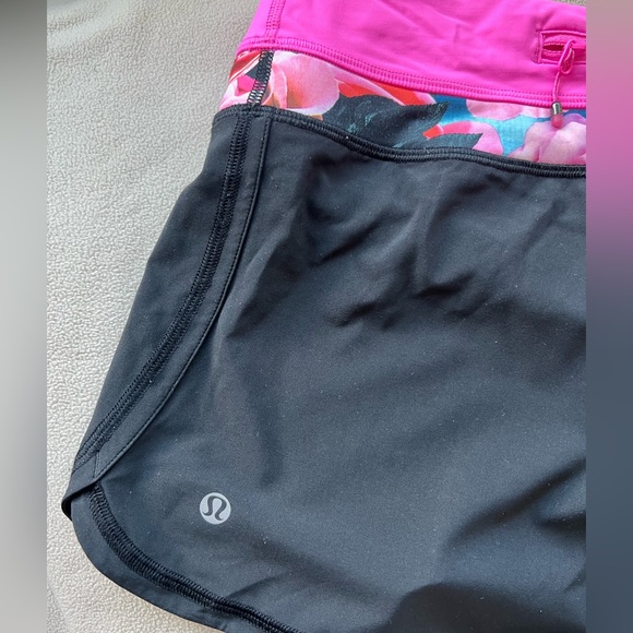 Lululemon Woman shorts - Picture 3 of 4